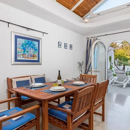 Διαμέρισμα Rona Janja *